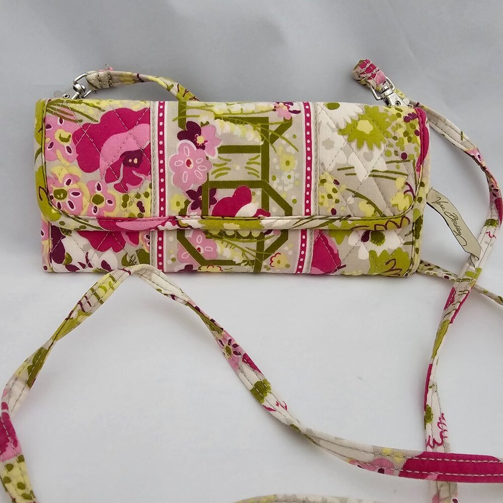 Vera Bradley Slim Crossbody Wallet EUC!